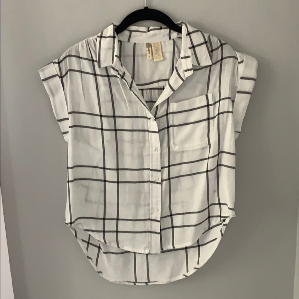 Short Sleeve Flannel Top (Never Worn)